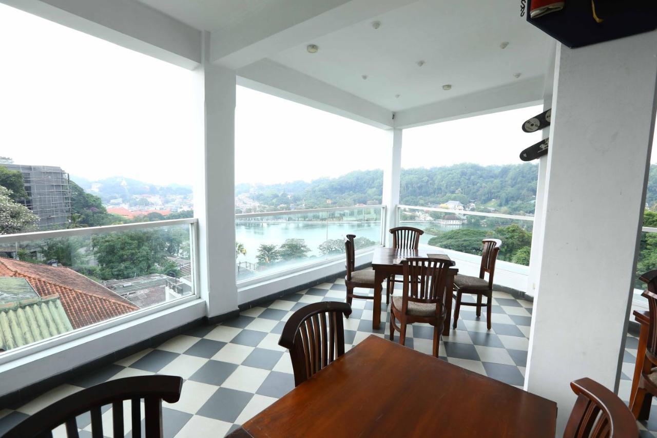 Kandy Supreme Hotel Exterior photo