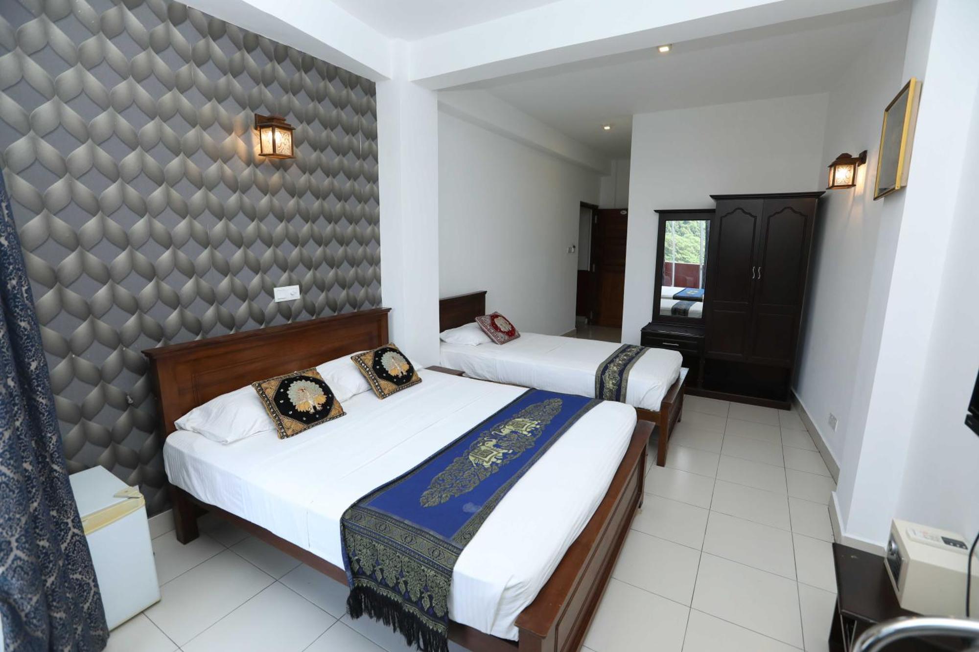 Kandy Supreme Hotel Exterior photo