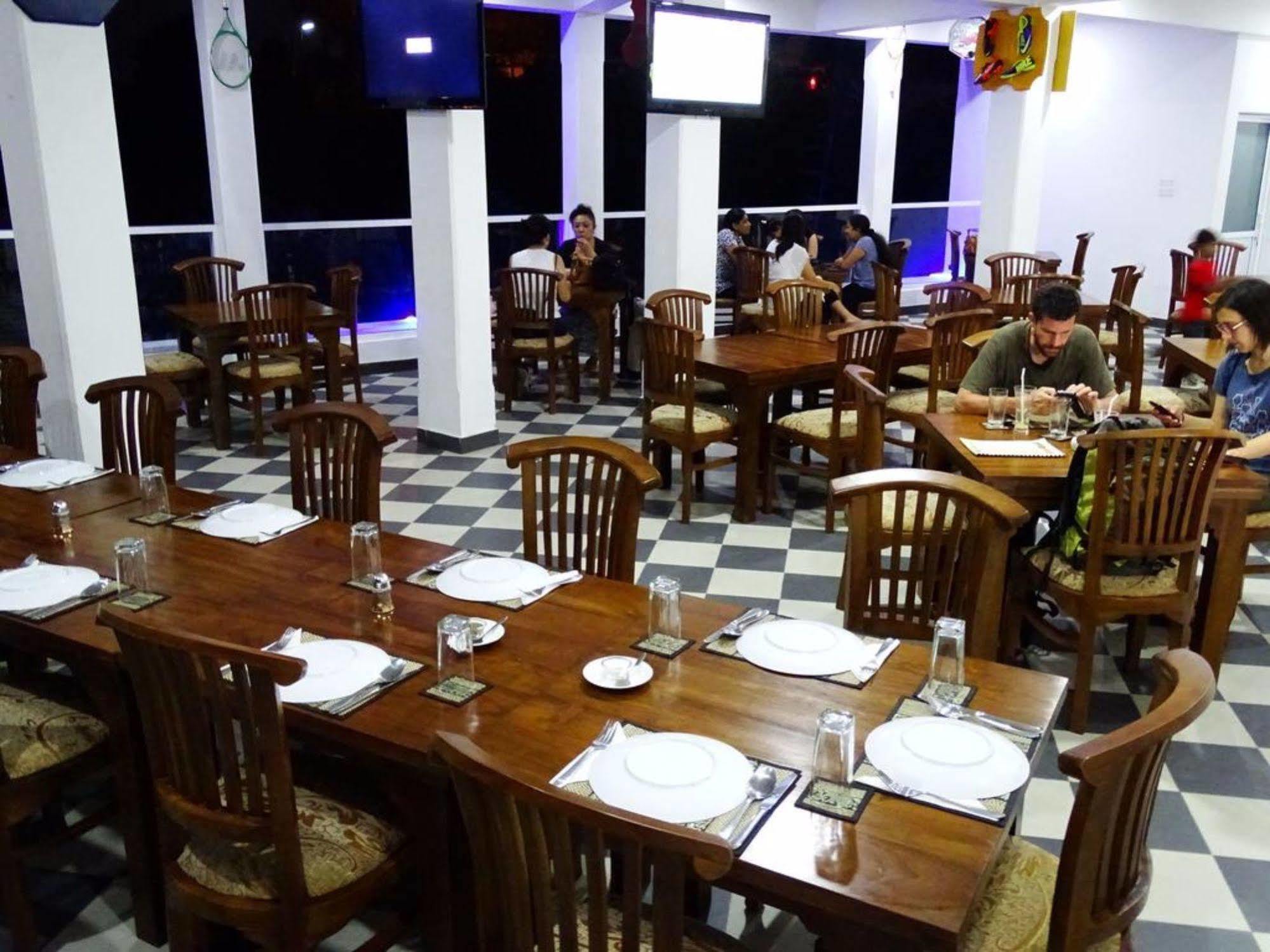 Kandy Supreme Hotel Exterior photo